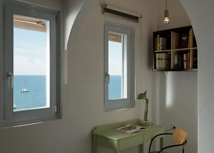 Le Grand Blue Akrotírion